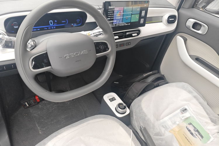 吉利银河 熊猫 2025款 210km 元气熊中控内饰12