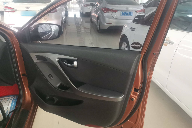 现代 朗动 2015款 1.6L 自动领先型中控内饰7005