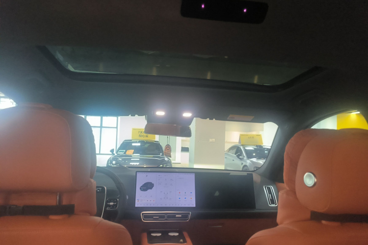 理想汽车 理想L7 2023款 Air中控内饰22