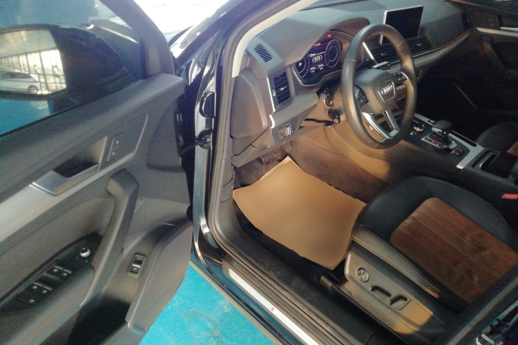 奥迪Q5L 2020款 40 TFSI 荣享时尚型中控内饰20