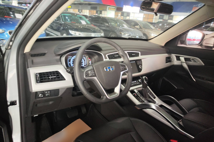 吉利汽车 博越 2016款 1.8TD 自动智联型中控内饰7002