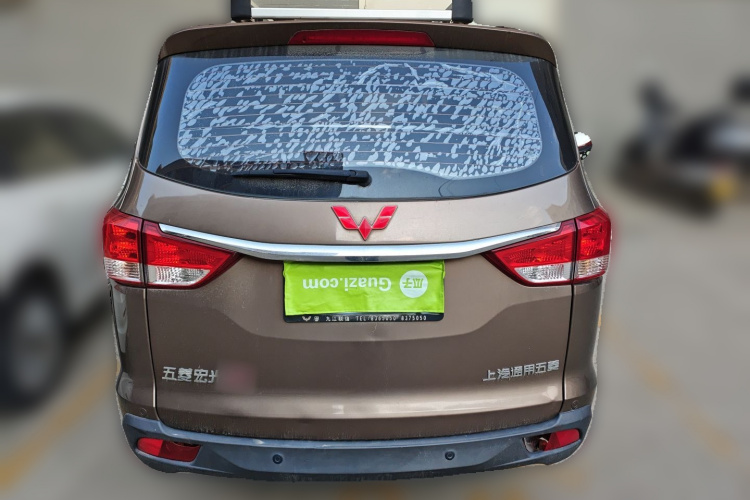 五菱汽车 五菱宏光 2016款 1.5L 改款S舒适型车身外观6