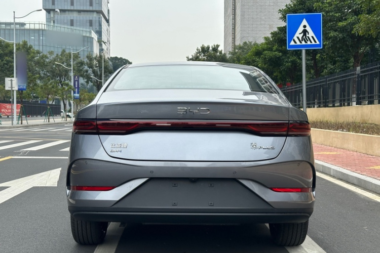 比亚迪 秦PLUS 2025款 DM-i 智驾版 55KM领先型车身外观6005