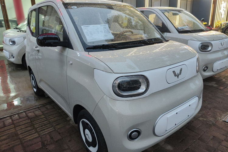 五菱汽车 宏光MINIEV 2024款 第三代 215km 青春版车身外观3