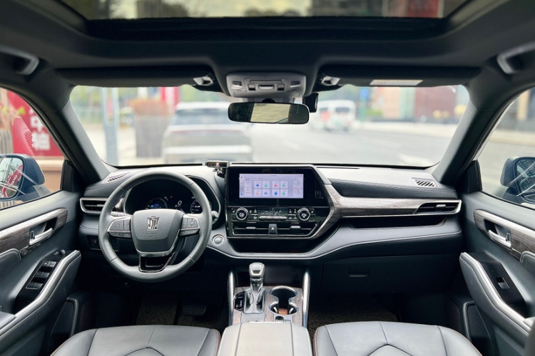 丰田 皇冠陆放 2024款 2.5L HEV四驱豪华版中控内饰7015