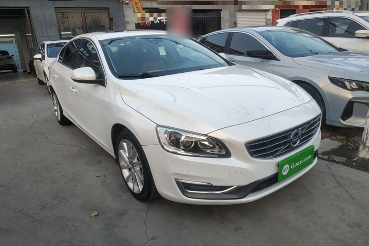沃尔沃S60 2014款 S60L 2.0T 智远版车身外观3