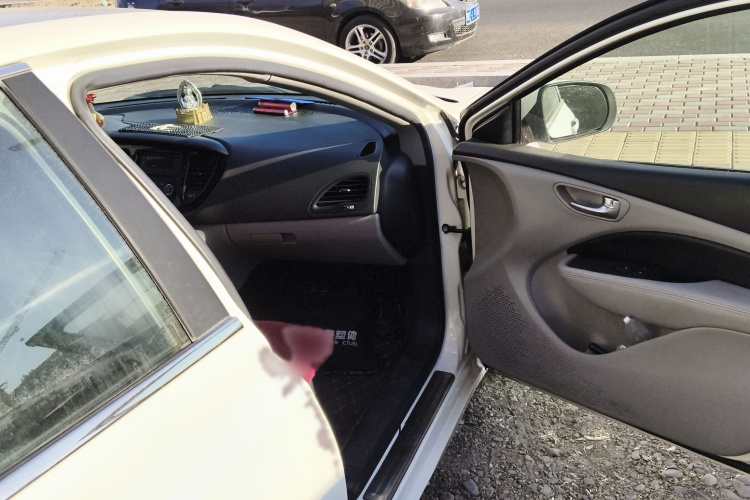 菲亚特 致悦 2014款 1.4T 自动时尚版局部细节9005