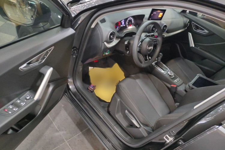 奥迪Q2L 2021款 35 TFSI 进取动感型中控内饰7003