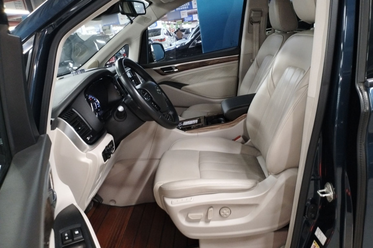 广汽传祺 传祺M8 2018款 320T 旗舰版局部细节19