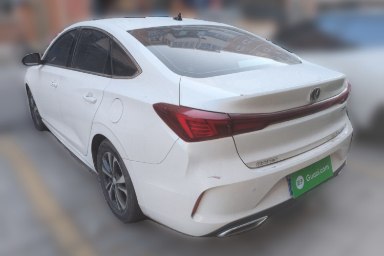 长安 逸动 2022款 PLUS 蓝鲸NE 1.4T GDI DCT尊贵版车身外观5