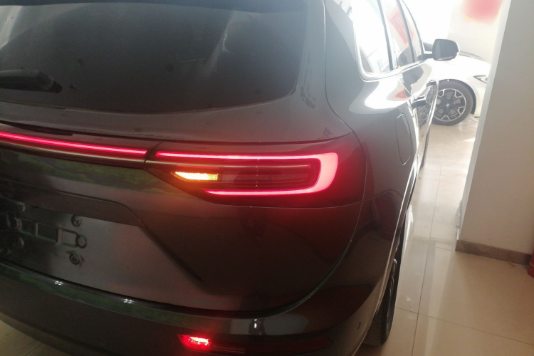 鸿蒙智行 问界M7 2022款 1.5T 后驱舒适版车身外观9