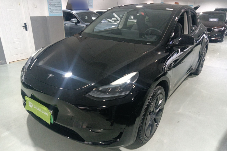 特斯拉 Model Y 2024款 后轮驱动版车身外观1