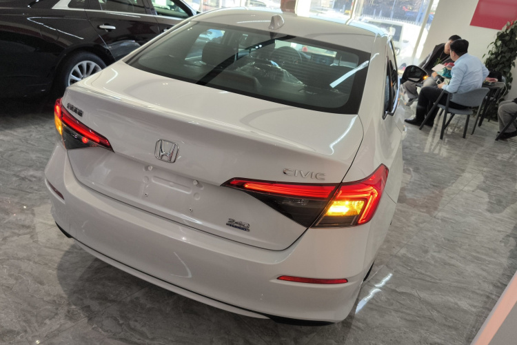 本田 思域 2022款 240TURBO CVT劲动版车身外观7