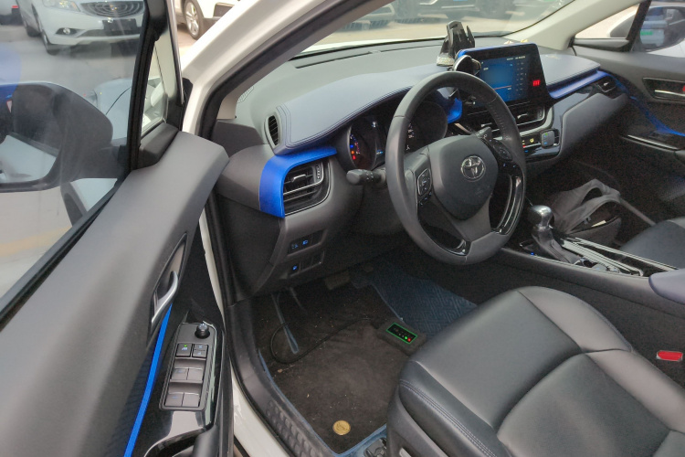 丰田C-HR 2021款 2.0L 豪华版中控内饰20