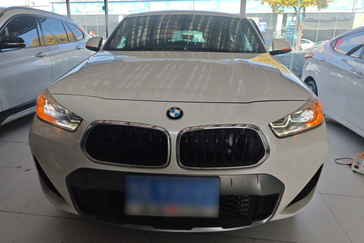 宝马X2 2020款 sDrive20i M越野套装车身外观2