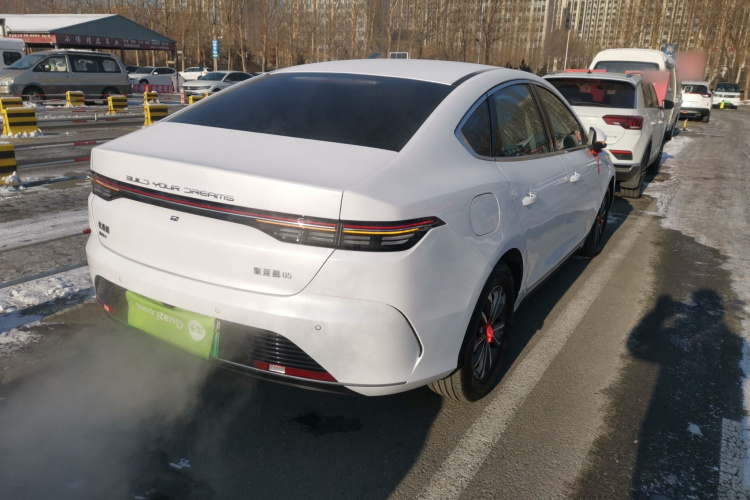 比亚迪 驱逐舰05 2024款 荣耀版 DM-i 55KM 豪华型车身外观7