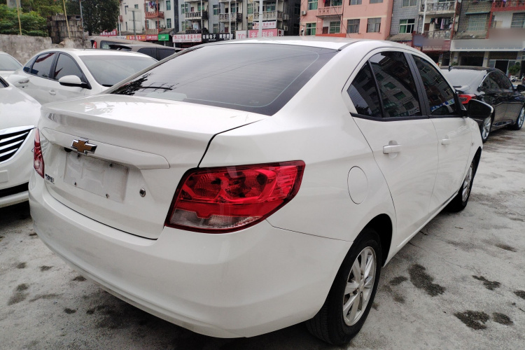 雪佛兰 2015款 赛欧3 1.5L AMT幸福天窗版车身外观7