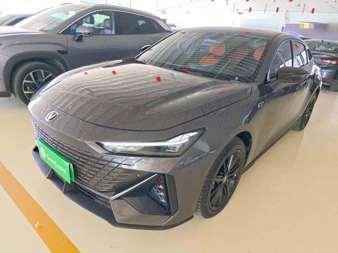 长安UNI-V 智电iDD 2023款  智电iDD 1.5T 113km智趣型(2)
