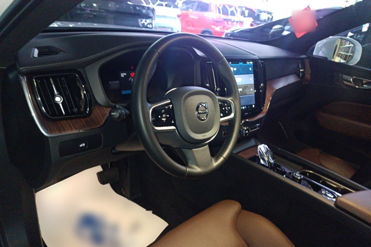沃尔沃XC60 2025款 B5 四驱智远豪华版中控内饰7002