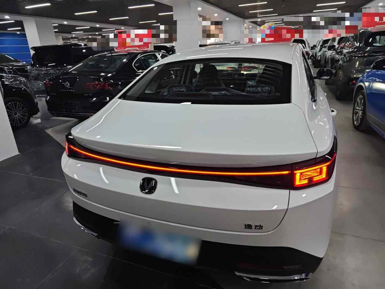长安 逸动 2025款 蓝鲸 1.5T 500Bar尊贵型(3)