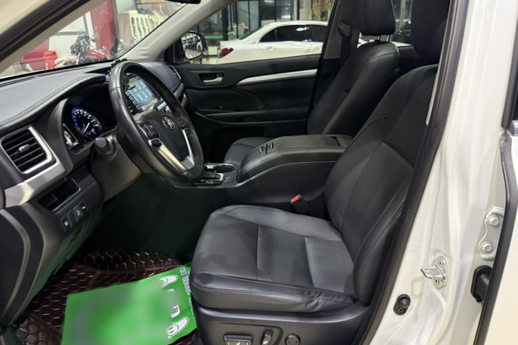 丰田 汉兰达 2018款 2.0T 四驱豪华版 7座 国VI局部细节19