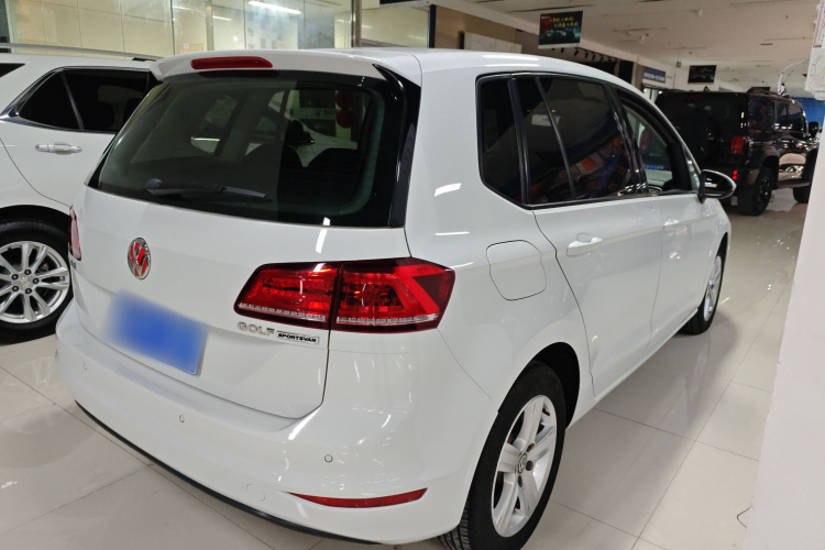 大众 高尔夫·嘉旅 2018款 1.6L 自动舒适型车身外观7