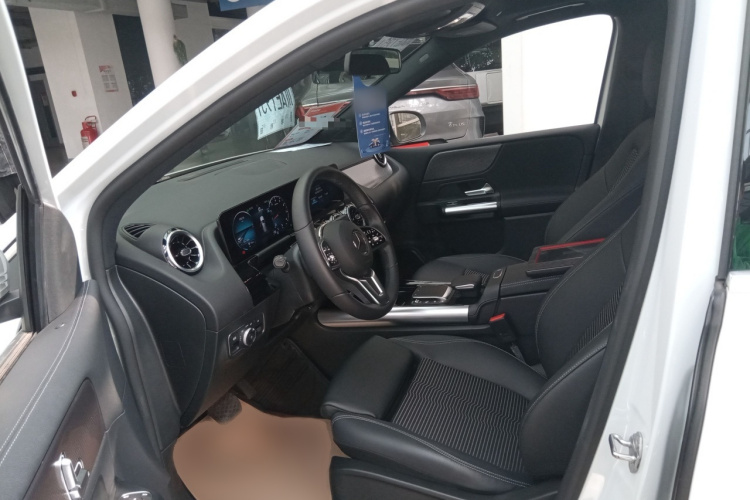 奔驰B级 2022款 改款 B 200 动感型局部细节19