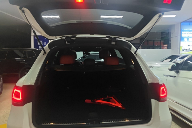 奔驰GLC 2022款 改款二 GLC 260 L 4MATIC 豪华型局部细节23