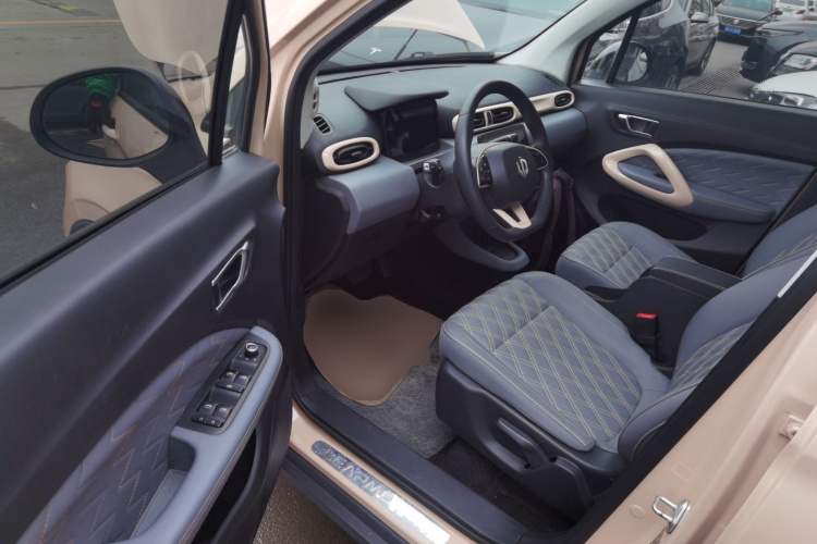 零跑汽车 零跑T03 2021款 400豪华版中控内饰7003