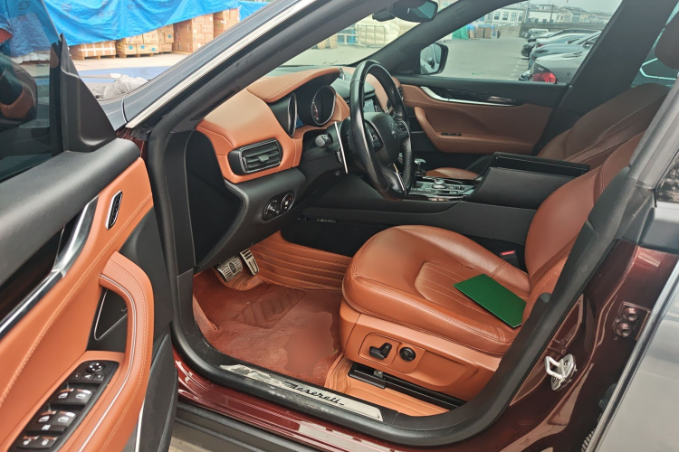 玛莎拉蒂 Levante 2019款 3.0T 标准版 国V中控内饰20
