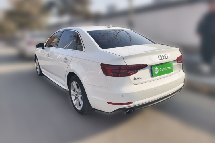 奥迪A4L 2018款 30周年年型 40 TFSI 进取型车身外观5