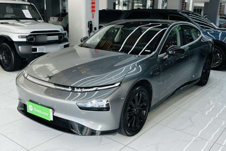 小鹏P7 2020款 562E性能版车身外观1