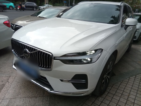沃尔沃XC60 2025款 B5 四驱智逸豪华版