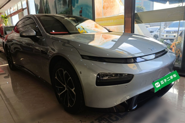 小鹏P7 2022款 625E车身外观3