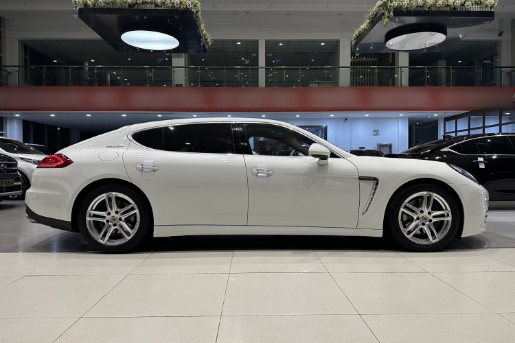 保时捷 2014款 Panamera 4 Executive 3.0T车身外观6003