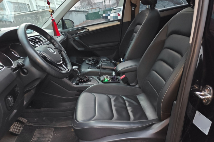 大众 途观L 2018款 330TSI 自动两驱豪华版中控内饰19