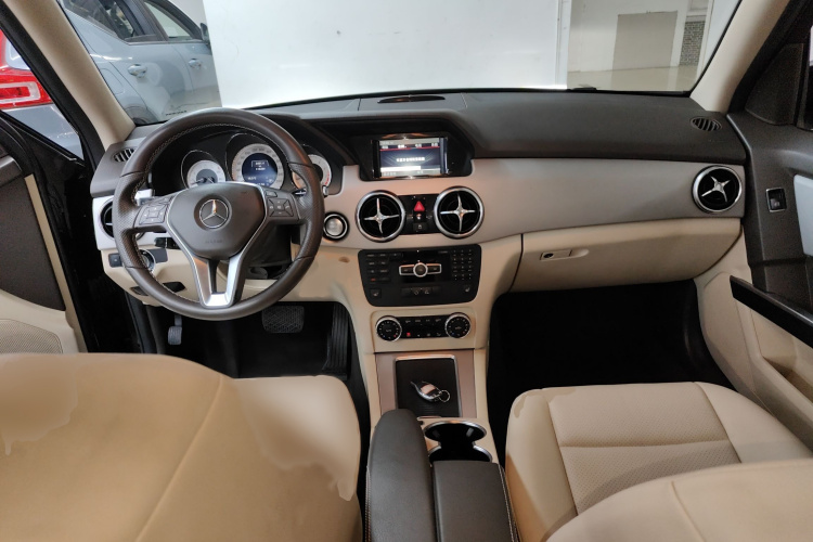 奔驰GLK级 2013款 改款 GLK 300 4MATIC 时尚型中控内饰7002