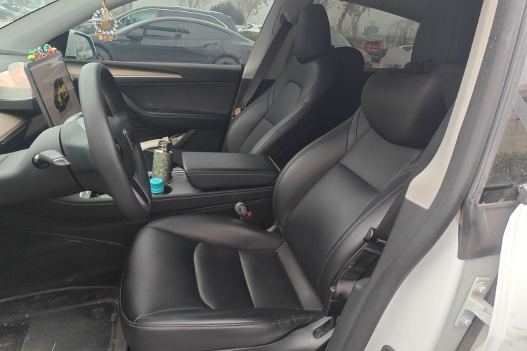 特斯拉 Model Y 2022款 改款 后轮驱动版中控内饰19