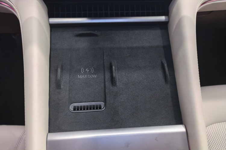 比亚迪 夏 2025款 DM-i 1.5T 180km 超越型局部细节9004