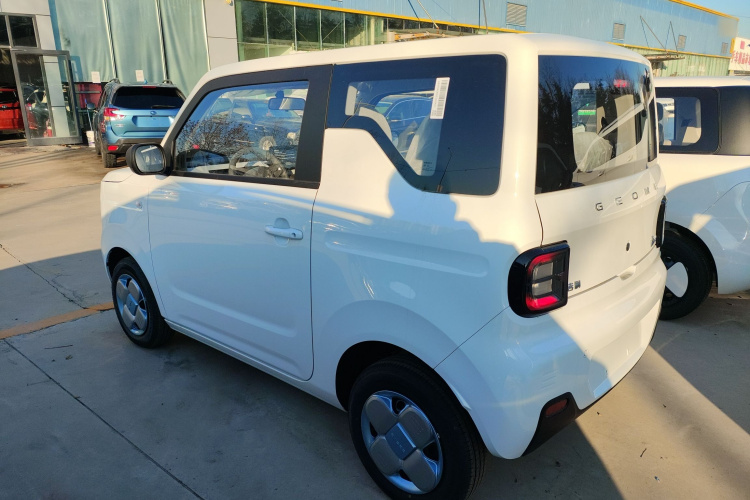 吉利银河 2024款 熊猫mini 200km 耐力熊车身外观4