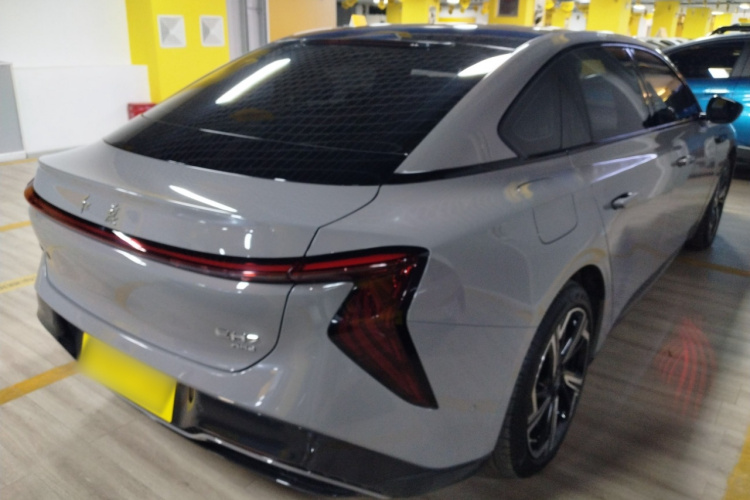 红旗EH7 2024款 760 Pro+ 四驱荣耀版车身外观7