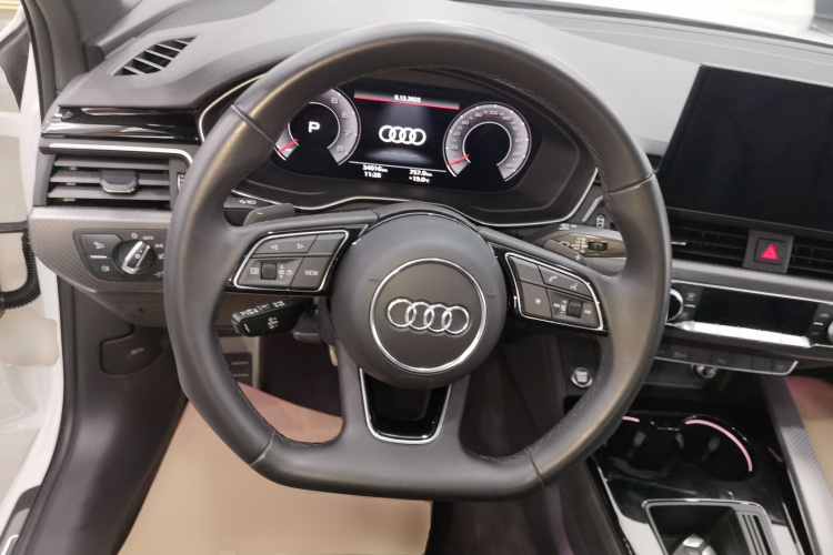 奥迪A4L 2023款 40 TFSI quattro 豪华动感型中控内饰13