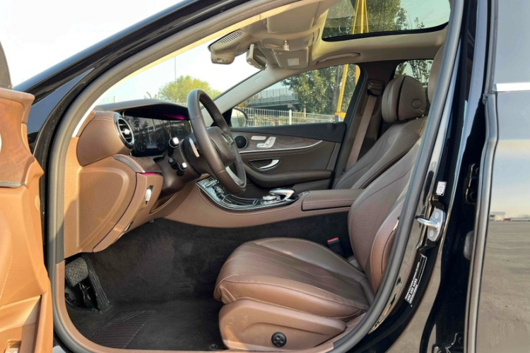 奔驰E级 2016款 E 300 L 豪华型局部细节19