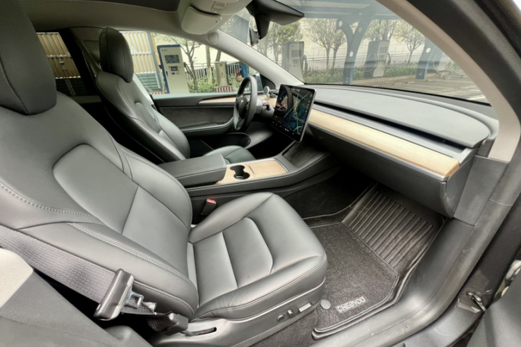 特斯拉 Model Y 2021款 长续航全轮驱动版局部细节41