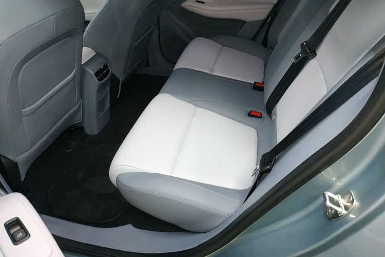 名爵 MG4 EV 2026款 437 从容版中控内饰7004