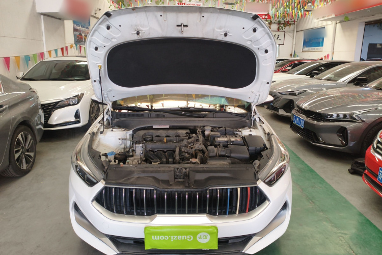 起亚K3 2021款 改款 1.5L CVT时尚版机舱底盘24