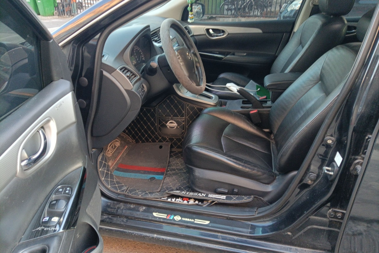 日产 轩逸 2012款 1.6XL CVT豪华版中控内饰20