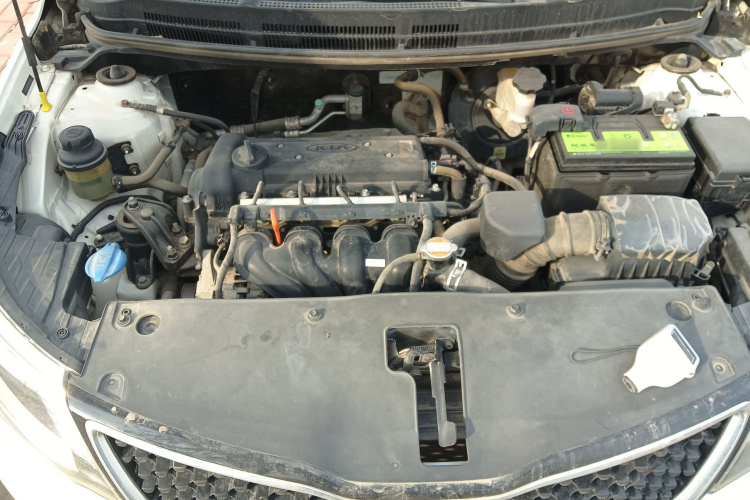 起亚K2 2015款 三厢 1.4L MT GLS局部细节24