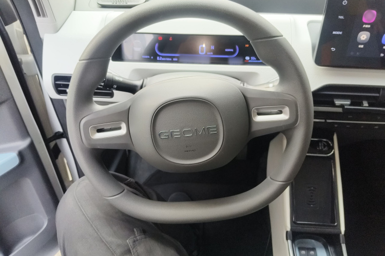 吉利银河 2024款 熊猫mini 200km 耐力熊中控内饰13