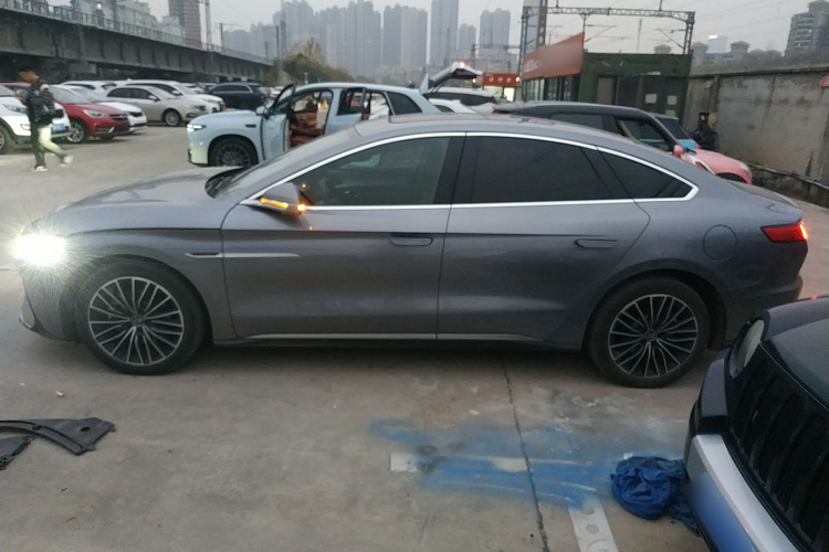 比亚迪 汉 2021款 EV 标准续航版豪华型车身外观6003